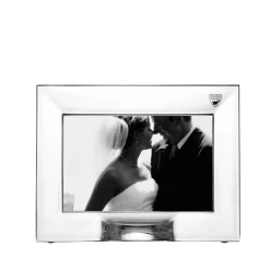 Brand new 😀 Orrefors Plaza Frame, 4" X 6" Clear 💯